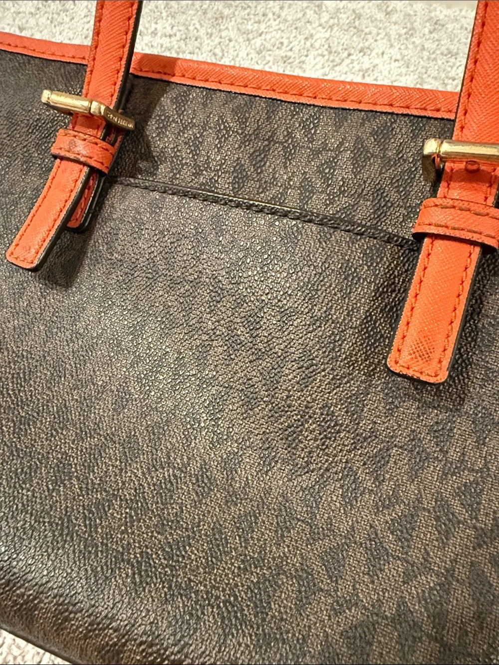 Michael Kors Jet Set Travel purse